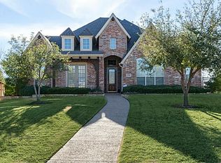 8701 Thompson Dr, Lantana, TX 76226