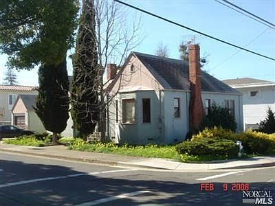 5th image of 155 Perkins Ave