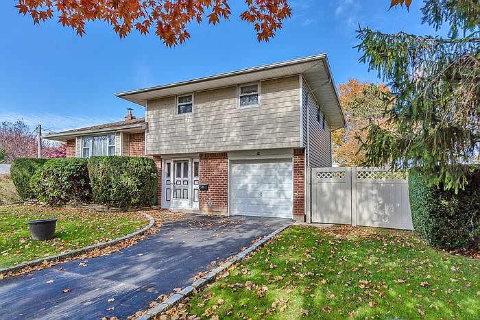 1st image of 38 Dartmouth Dr