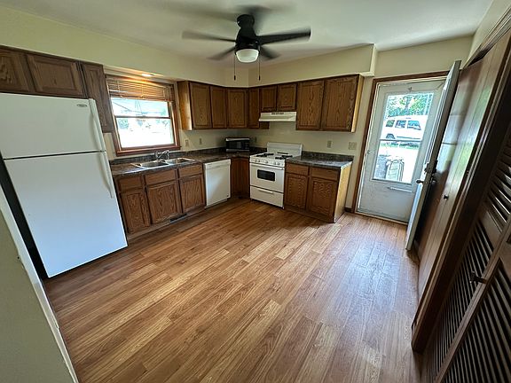 2nd image of 2815-17 May St #2815