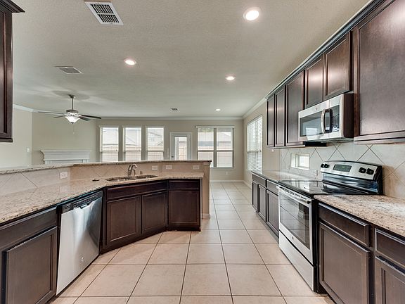 4th image of 16600 Stillhouse Hollow Ct
