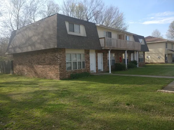 687 N Betty Jo Dr, Fayetteville, AR 72704