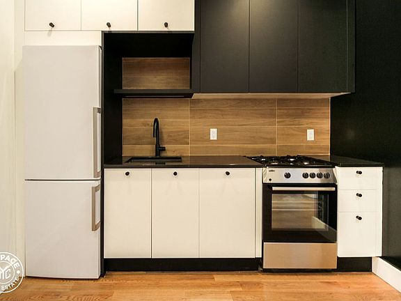 3rd image of 1503 Jefferson Ave #2A