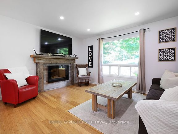 5th image of 285 Drummond Rd #11