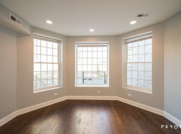 4th image of 4631 N Kenmore Ave APT 3