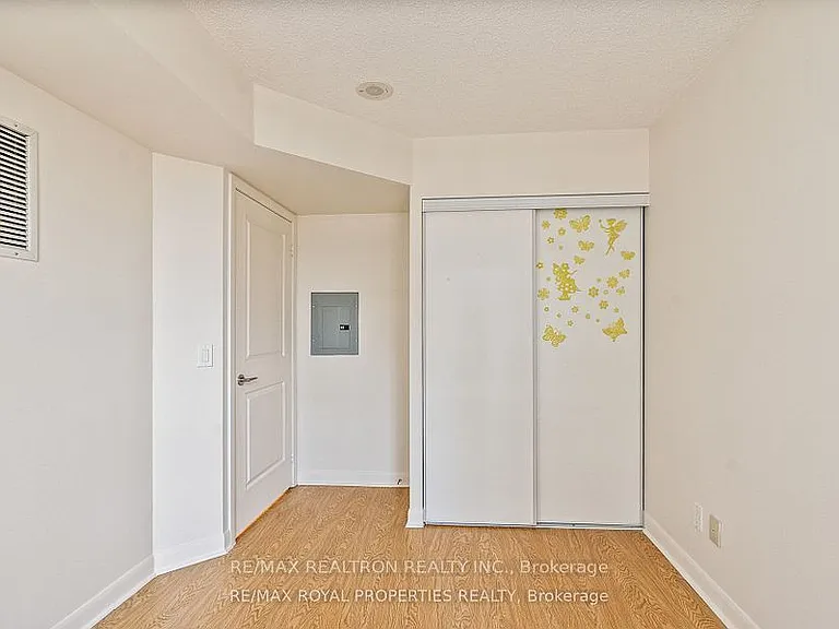 4978 Yonge St #810 — Photo 11