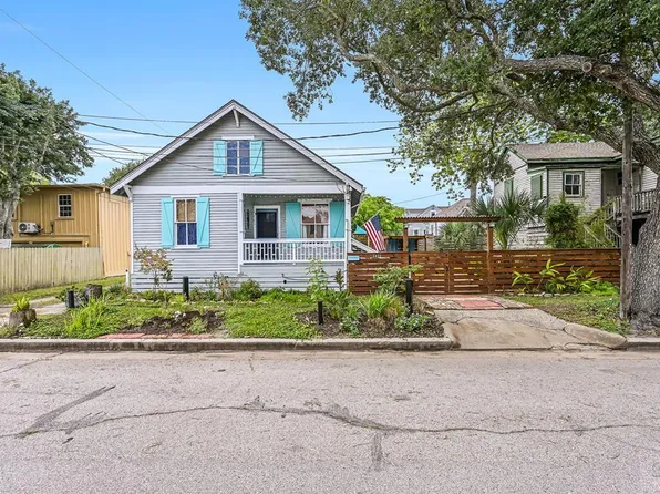 1411 26th St, Galveston, TX 77550