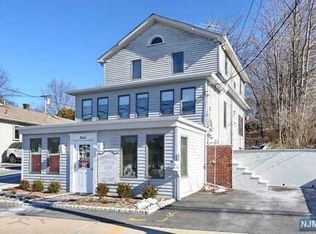 546 High Mountain Rd, Haledon, NJ 07508