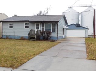 324 W Bryant St, Walcott, IA 52773