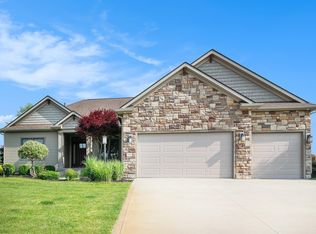 645 E Essex Dr, Warsaw, IN 46582