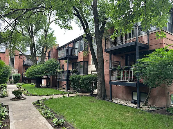 7334 N Winchester Ave APT 2E, Chicago, IL 60626
