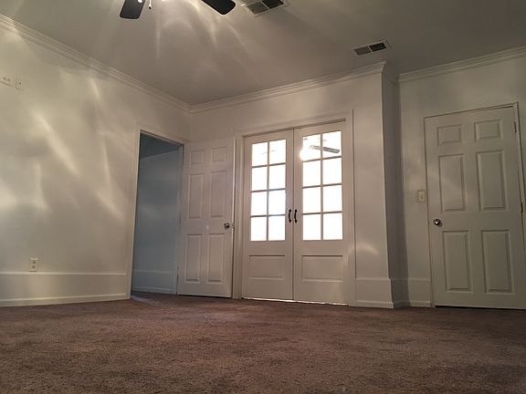 4th image of 302 S Chestnut St