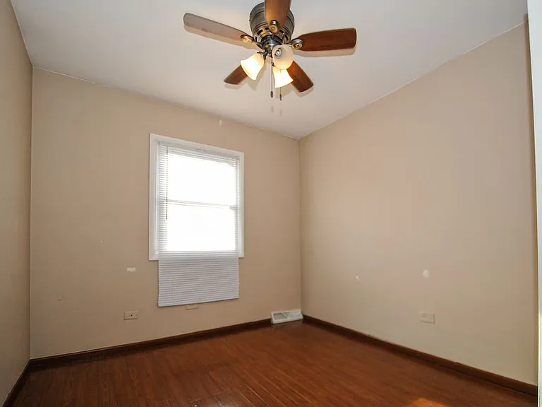 513 W Potter St — Photo 8