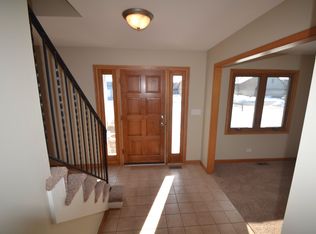 170 White Pine Ln, Lake Villa, IL 60046