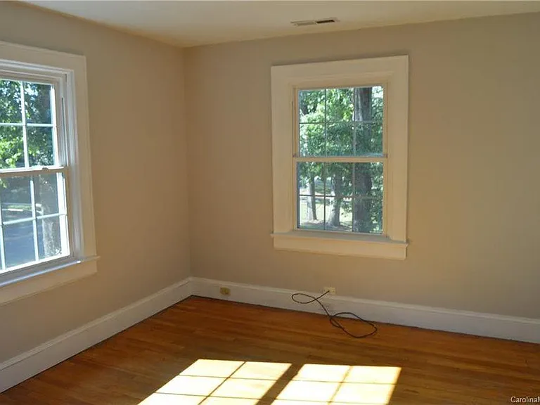 436 Sullivan Rd — Photo 10