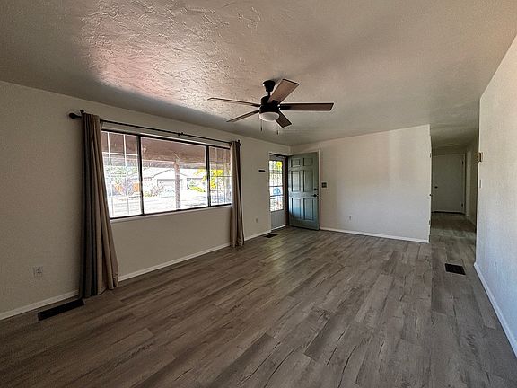 5th image of 610 N Texas St