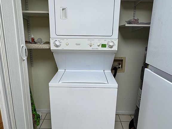 3rd image of 1644 Stuart Square Cir