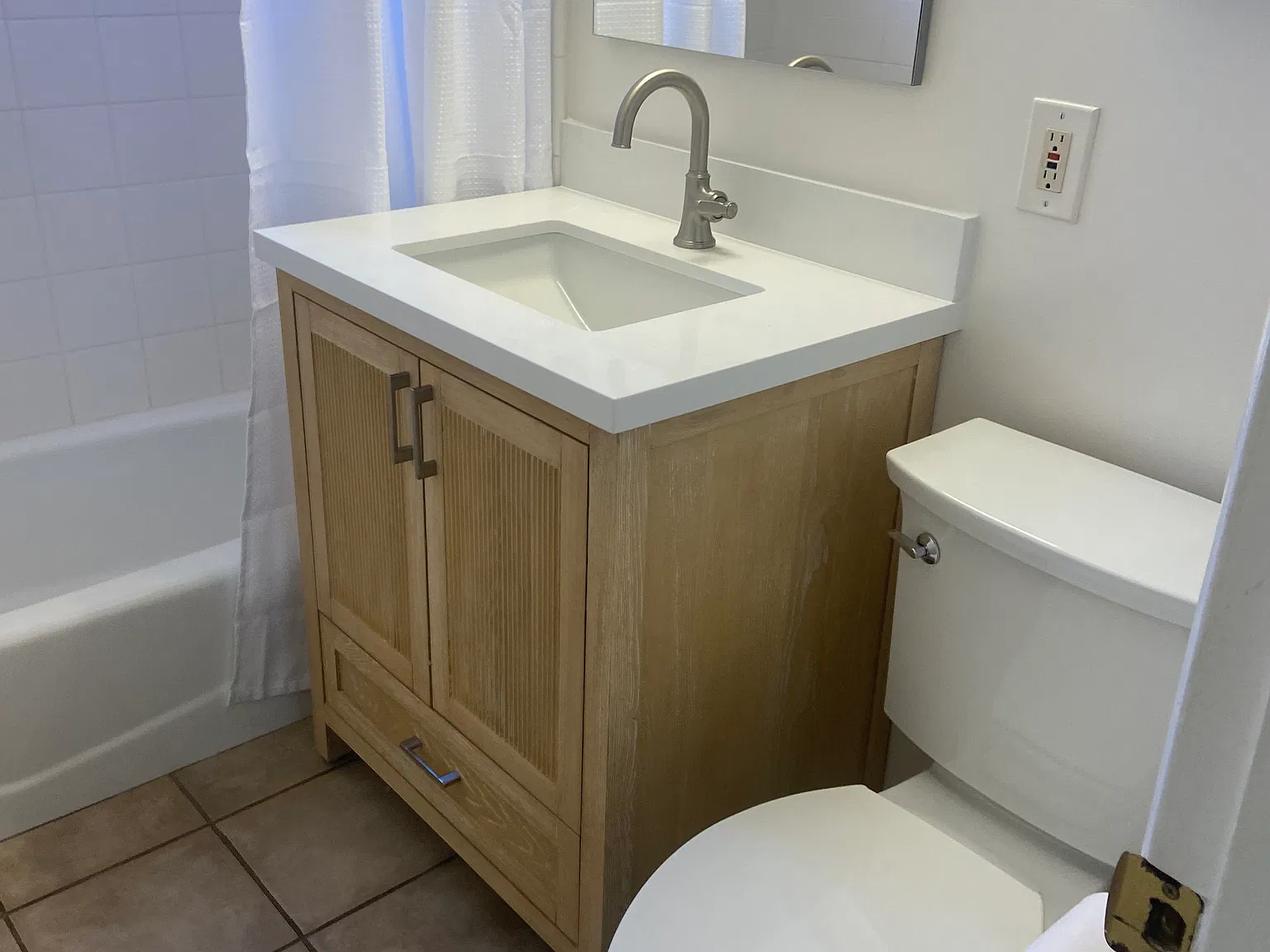 628 S Catalina Ave — Photo 2