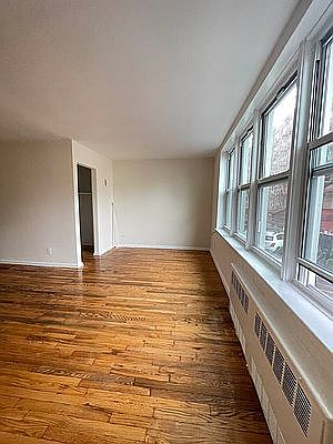 5th image of 740 E 32nd St APT A2