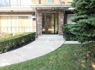 8739 S Roberts Rd APT 3S, Hickory Hills, IL 60457