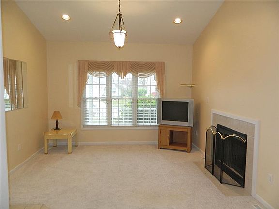 4th image of 356 Glenallyn Dr