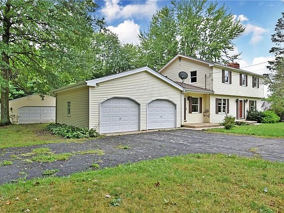 3rd image of 6964 White Oak Dr