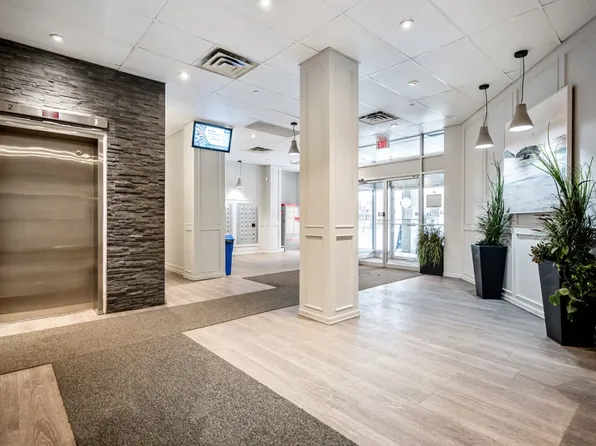 Pentland Place Apartments, 924 7th Ave SW, Calgary, AB T2P 1A4