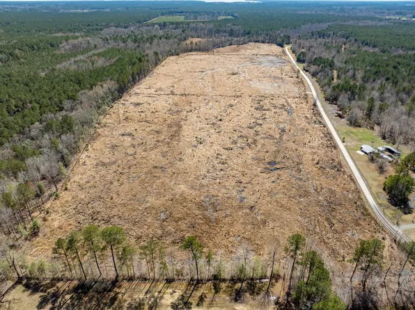 0 Irishmen Ln, Cobbs Creek, VA 23035