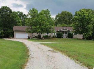 542 750e St, Mt Sterling, IL 62353