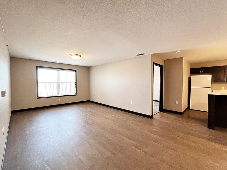 Grand Terrace Apartments — Photo 13