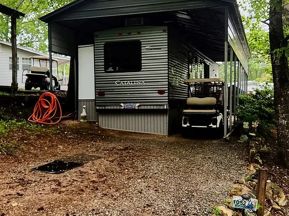 1052 Mountain Shadows Dr, Cleveland, GA 30528