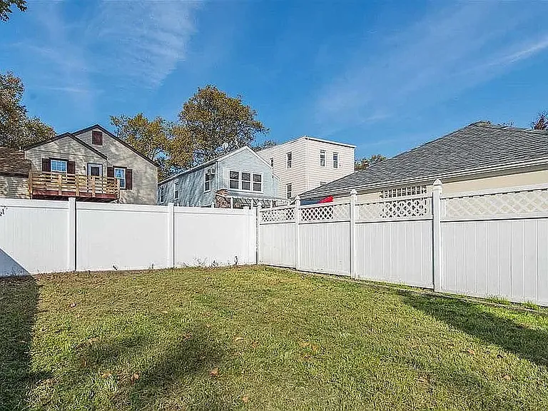 209 Ivy St — Photo 10