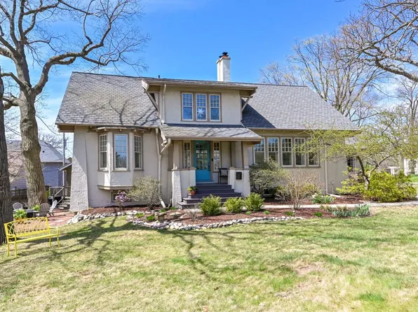 5425 North Lake DRIVE, Whitefish Bay, WI 53217