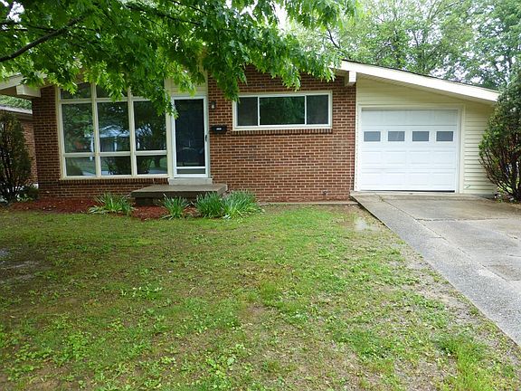 2nd image of 2060 Saint Teresa Dr