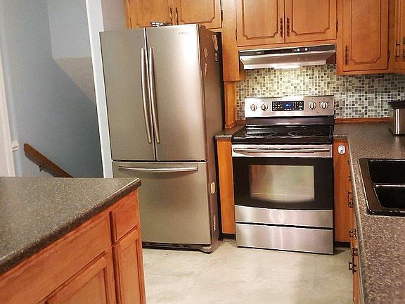 3rd image of 113 Frederick Dr