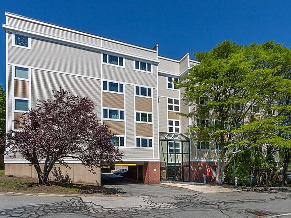 3rd image of 35 Desmoines Rd APT 503