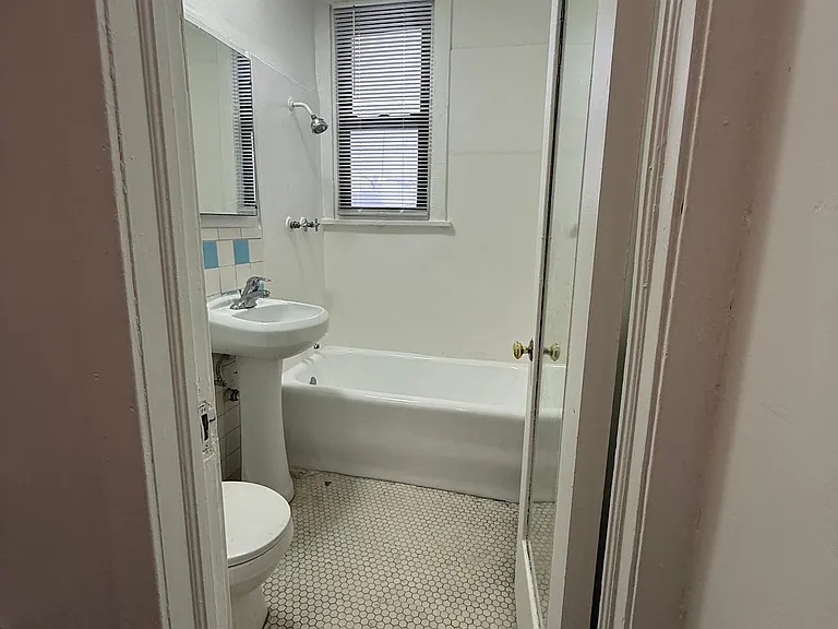 156-158 N. Central Avenue. — Photo 10