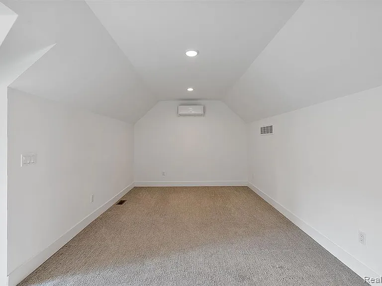 811 Smith Ave — Photo 40