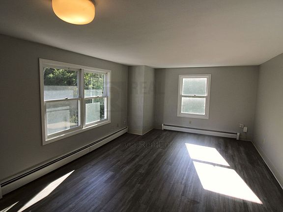 5th image of 17 Ellison Dr #5