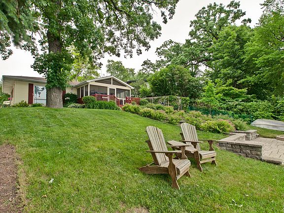 2nd image of 4619 W Lakeshore Dr