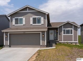 8718 Sunrise St, Omaha, NE 68122