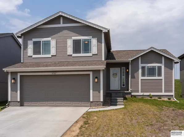 8718 Sunrise St, Omaha, NE 68122
