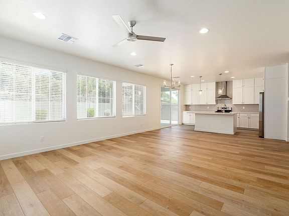 4th image of 4006 E Campus Dr