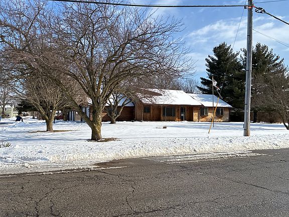 3rd image of 1069 S Miller Ave