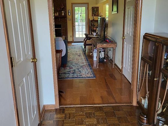 3rd image of 1401 Audubon Ave