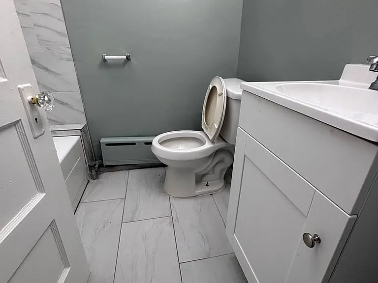 228 N Edgewood St — Photo 7