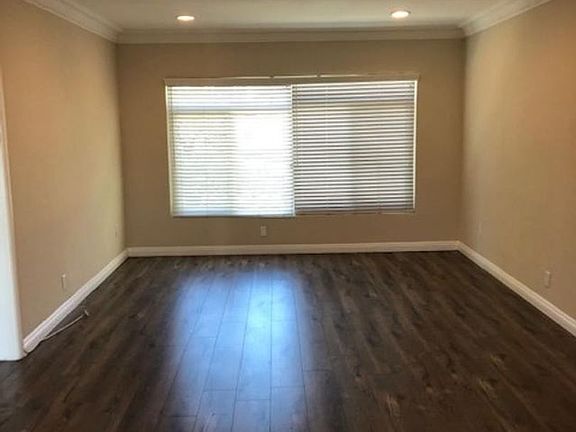2nd image of 10519 Riverside Dr #185-08