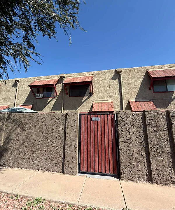 2724 W McLellan Blvd #115