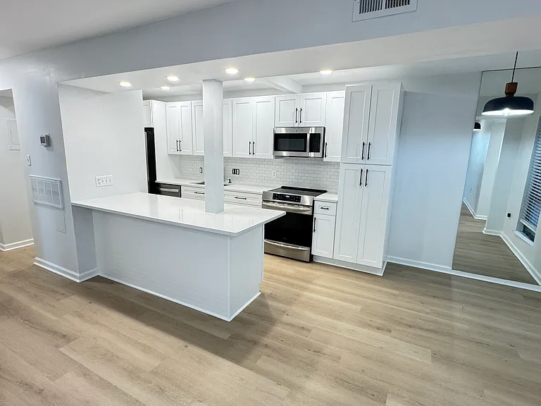 5016 Sardis Rd #E — Photo 1