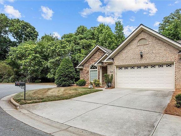 3rd image of 834 Sydney Shores Ct